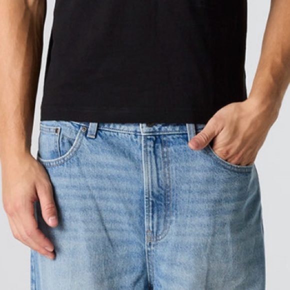 NWT Spider Logo Graphic T-Shirt – Slim Fit Short Sleeve Crewneck – Black - Picture 6 of 7